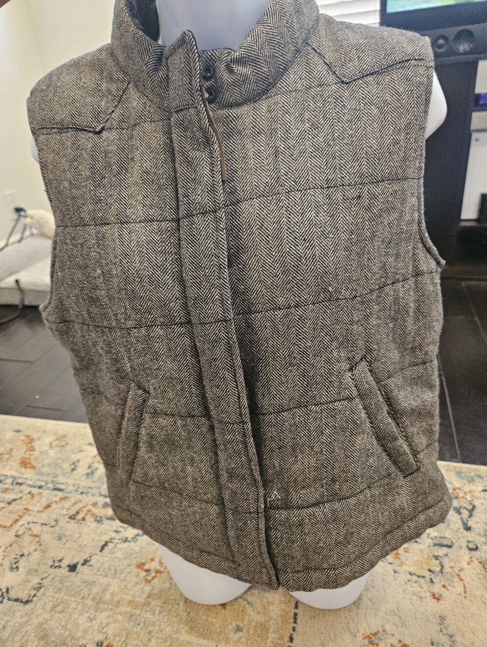 Levi's Herringbone Quilted Puffer Vest L Large Gray Brown Tweed Plaid